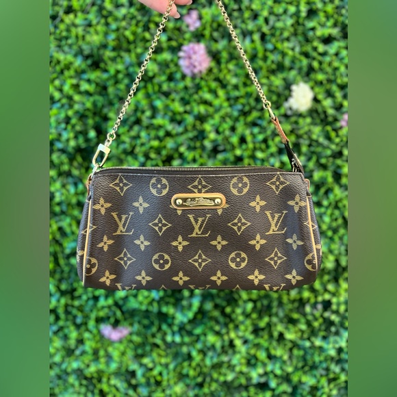 Louis Vuitton Eva Clutch - Picture 13 of 14